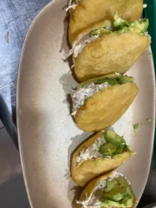 Arepas de Pollo con Aguacate