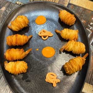 Crujiente de patata con langostinos